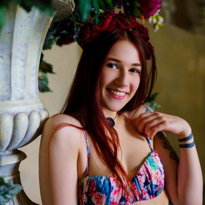 mishellis, camgirl Xlovecam