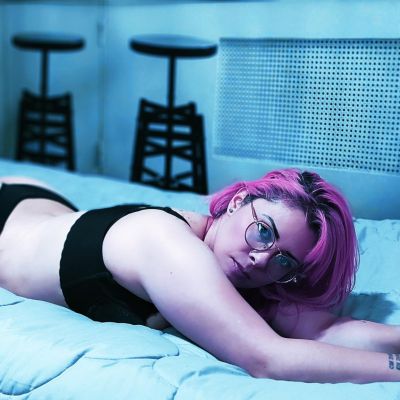 valeriesouhaite, camgirl Xlovecam